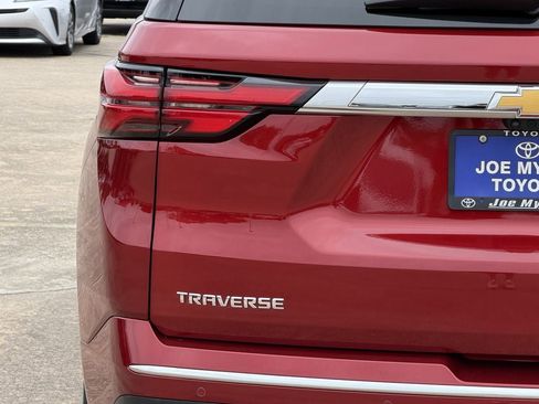 Used 2023 Chevrolet Traverse High Country FWD image 10