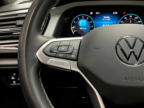 Used 2024 Volkswagen Atlas Cross Sport SE image 21