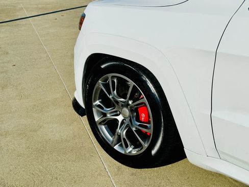 Used 2014 Jeep Grand Cherokee SRT8 w/ Luxury Group II image 20