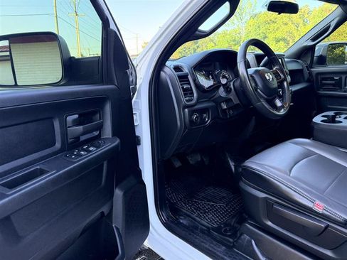 Used 2022 RAM 2500 Tradesman w/ Chrome Appearance Group AWD/4WD image 24
