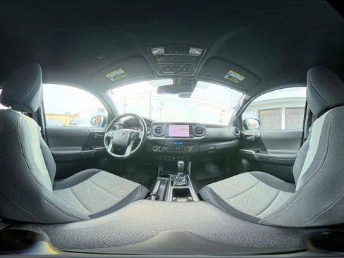 Used 2021 Toyota Tacoma TRD Off-Road image 35