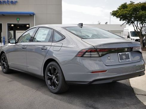 New 2025 Honda Accord SE image 8