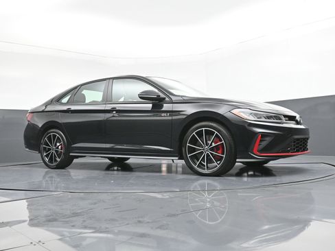 Used 2025 Volkswagen Jetta GLI Autobahn image 24