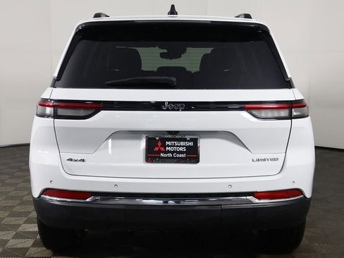 Used 2023 Jeep Grand Cherokee Limited AWD/4WD image 16