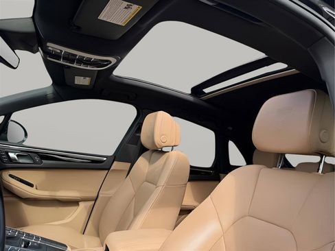 Used 2021 Porsche Macan S image 20