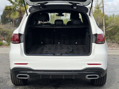 Used 2021 Mercedes-Benz GLC 300 4MATIC image 13