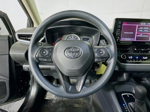 Used 2022 Toyota Corolla LE image 14