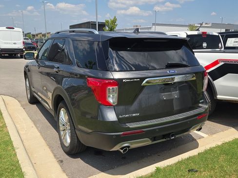 Used 2020 Ford Explorer Limited w/ Class III Trailer Tow Package RWD image 2