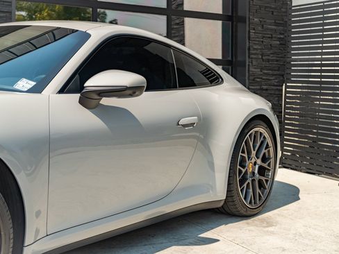 Used 2021 Porsche 911 Carrera RWD image 7
