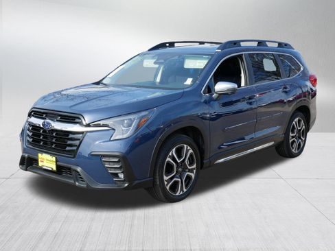 Used 2023 Subaru Ascent Limited w/ Technology Package AWD/4WD image 3