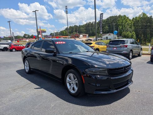 Used 2023 Dodge Charger SXT RWD image 3