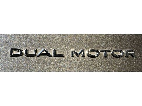 Used 2023 Tesla Model Y Long Range image 17