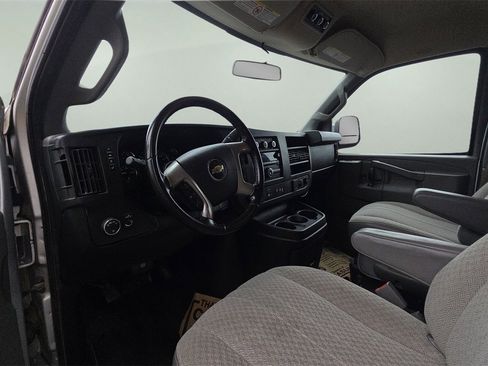 Used 2017 Chevrolet Express 3500 LT w/ LT Preferred Equipment Group image 26