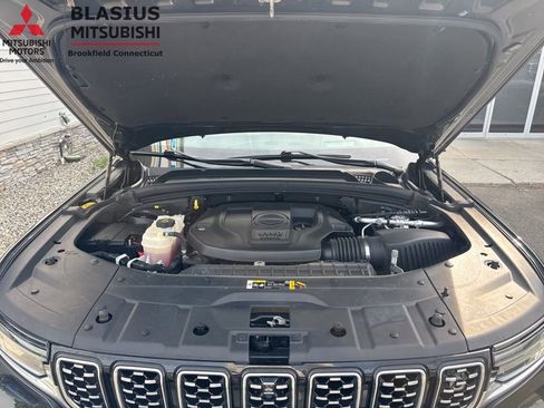 Used 2023 Jeep Grand Cherokee L Summit w/ Advanced Protech Group IV AWD/4WD image 59