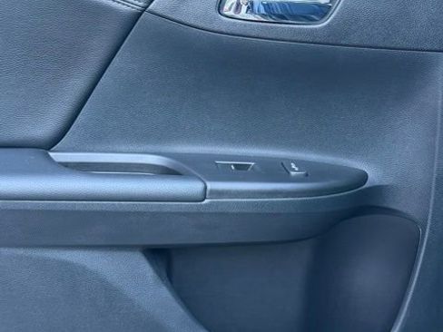 Used 2016 Honda Accord Touring image 21