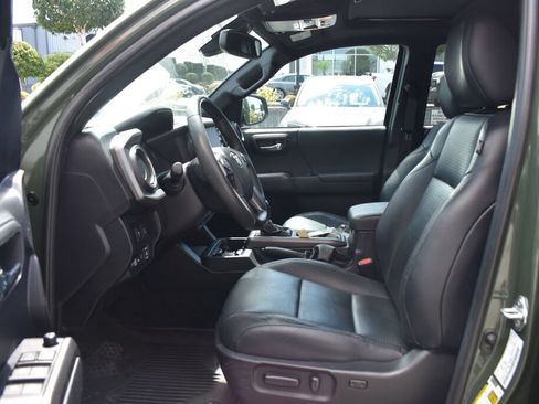 Certified 2021 Toyota Tacoma TRD Sport w/ TRD Premium Sport Package AWD/4WD image 18