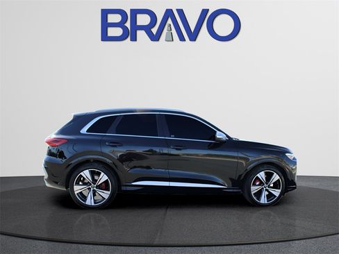 Used 2025 Audi SQ5 Premium Plus image 4
