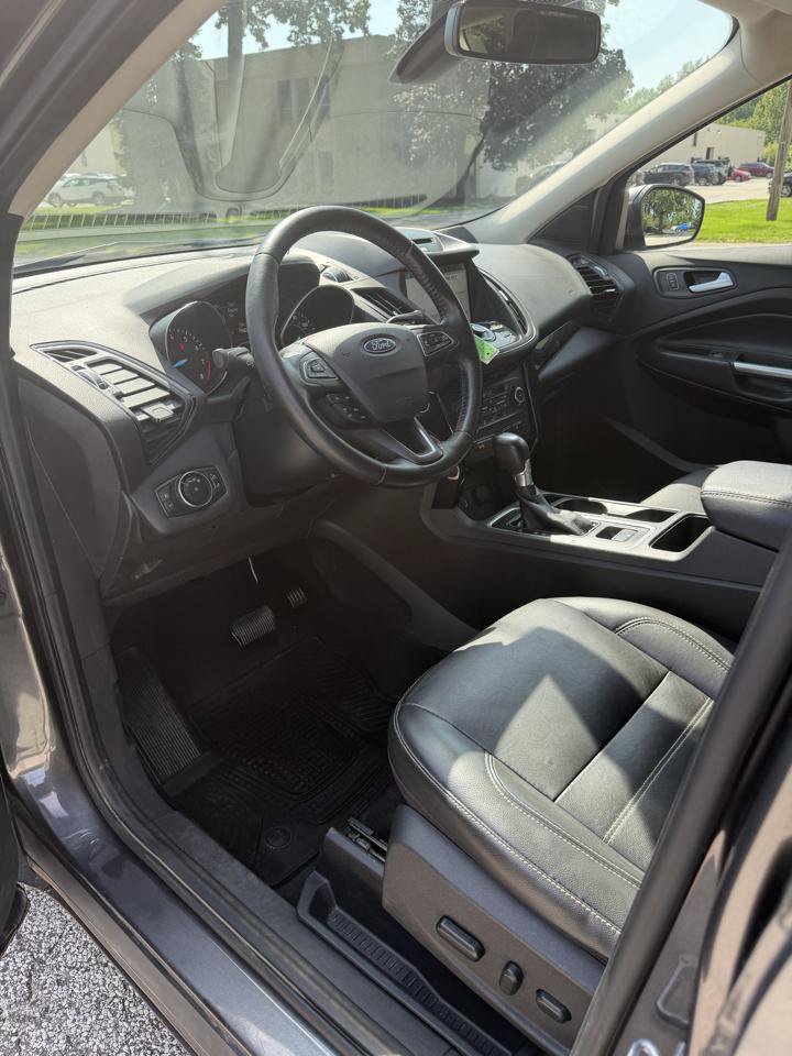 Used 2017 Ford Escape Titanium AWD/4WD image 9