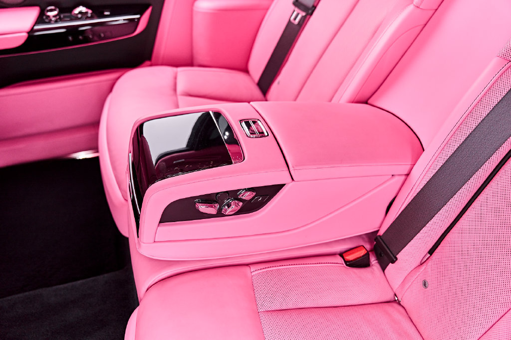 Used 2024 Rolls-Royce Phantom Sedan w/ The Phantom Package RWD image 58
