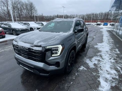 Used 2026 GMC Terrain Elevation w/ Elevation Premium Package image 3