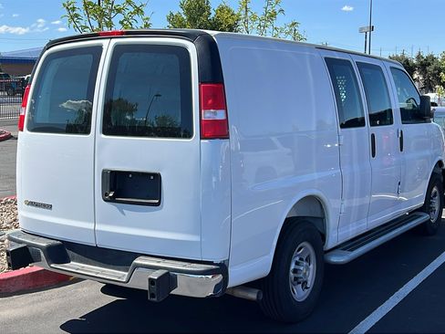 Used 2025 Chevrolet Express 2500 w/ Driver Convenience Package RWD image 3
