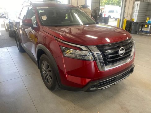 Used 2024 Nissan Pathfinder SV w/ Cargo Package AWD/4WD image 1