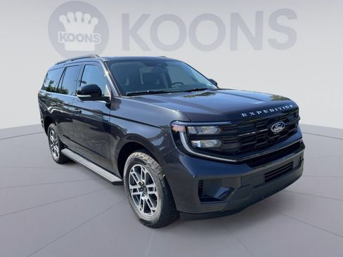 New 2026 Ford Expedition Active AWD/4WD image 18