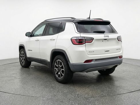 Used 2025 Jeep Compass Trailhawk AWD/4WD image 6
