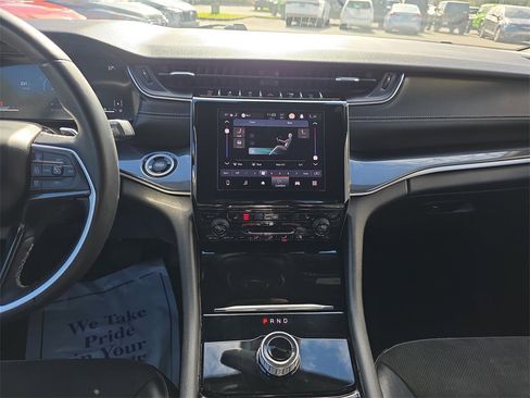 Used 2021 Jeep Grand Cherokee L Laredo image 16