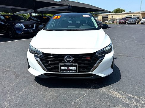 Used 2025 Nissan Sentra SR FWD image 3
