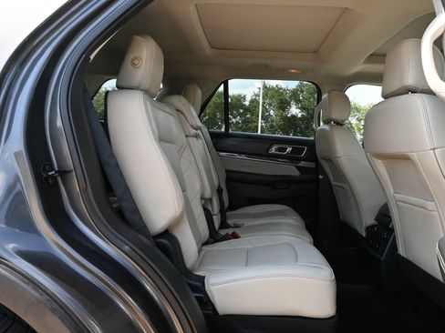 Used 2017 Ford Explorer Platinum AWD/4WD image 24