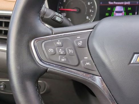 Used 2023 Chevrolet Equinox Premier AWD/4WD image 22
