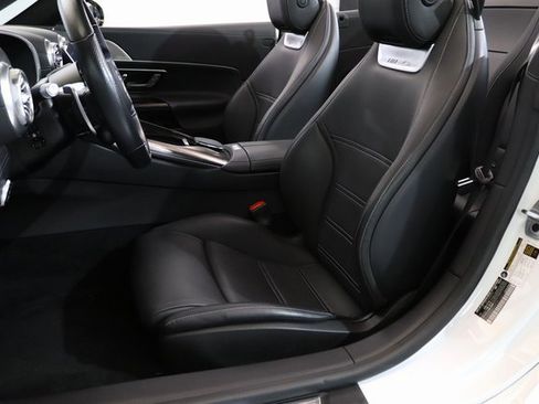 Used 2022 Mercedes-Benz SL 55 AMG 4MATIC w/ Driver Assistance Package image 18