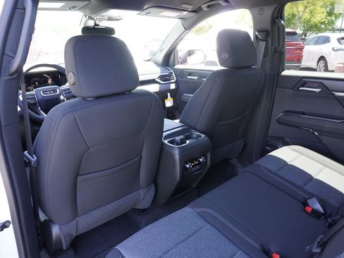 New 2025 GMC Acadia Elevation image 11