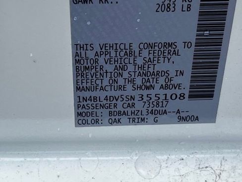 Used 2025 Nissan Altima 2.5 SV image 34