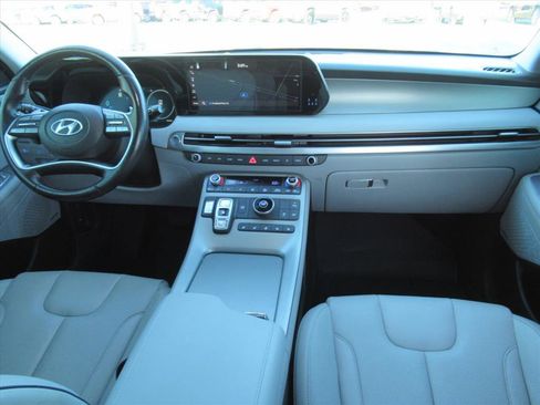 Used 2023 Hyundai Palisade SEL w/ Premium Package image 11