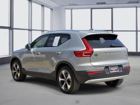 Used 2025 Volvo XC40 B5 Plus AWD/4WD image 5