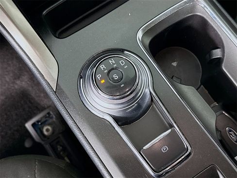 Used 2017 Ford Fusion SE w/ Fusion SE Technology Package image 17