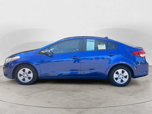 Used 2017 Kia Forte LX FWD image 2