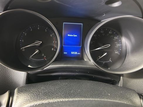 Used 2018 Toyota C-HR XLE image 3