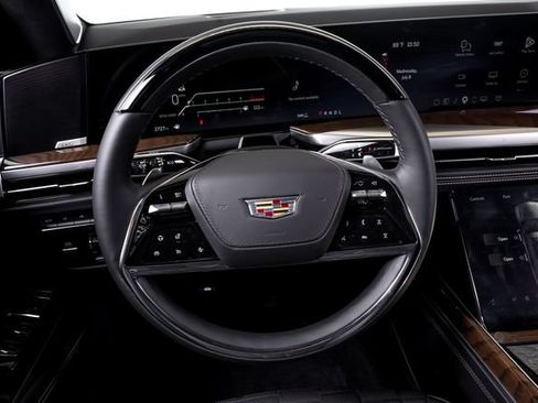 Used 2026 Cadillac Escalade Platinum Sport w/ LPO, Floor Liner Package AWD/4WD image 44