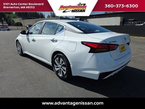 Used 2025 Nissan Altima 2.5 S FWD image 3