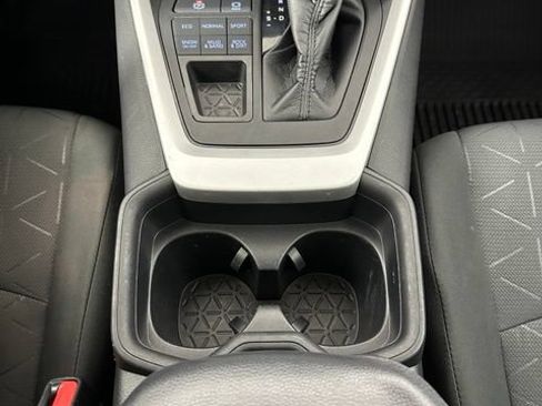 Used 2020 Toyota RAV4 XLE w/ Convenience Package AWD/4WD image 18