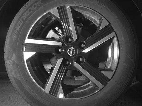 Used 2025 Nissan Sentra SV FWD image 15