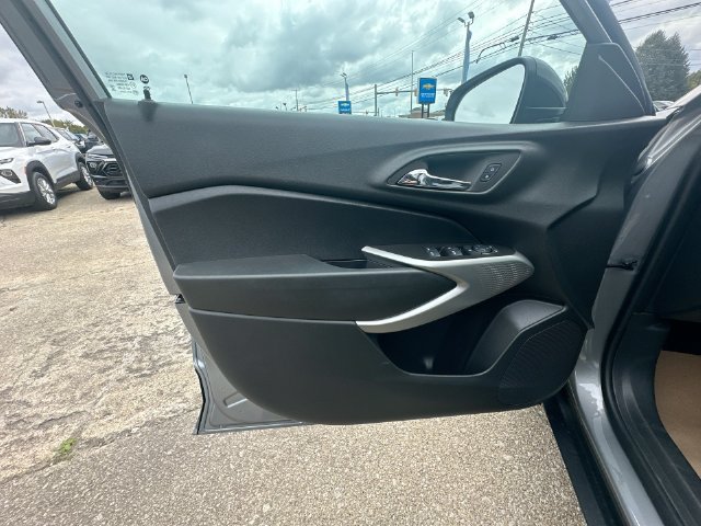 Used 2024 Chevrolet Trax RS FWD image 26