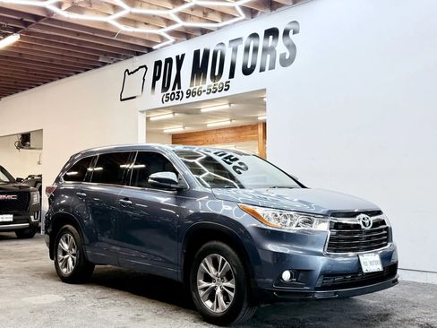 Used 2014 Toyota Highlander XLE image 1