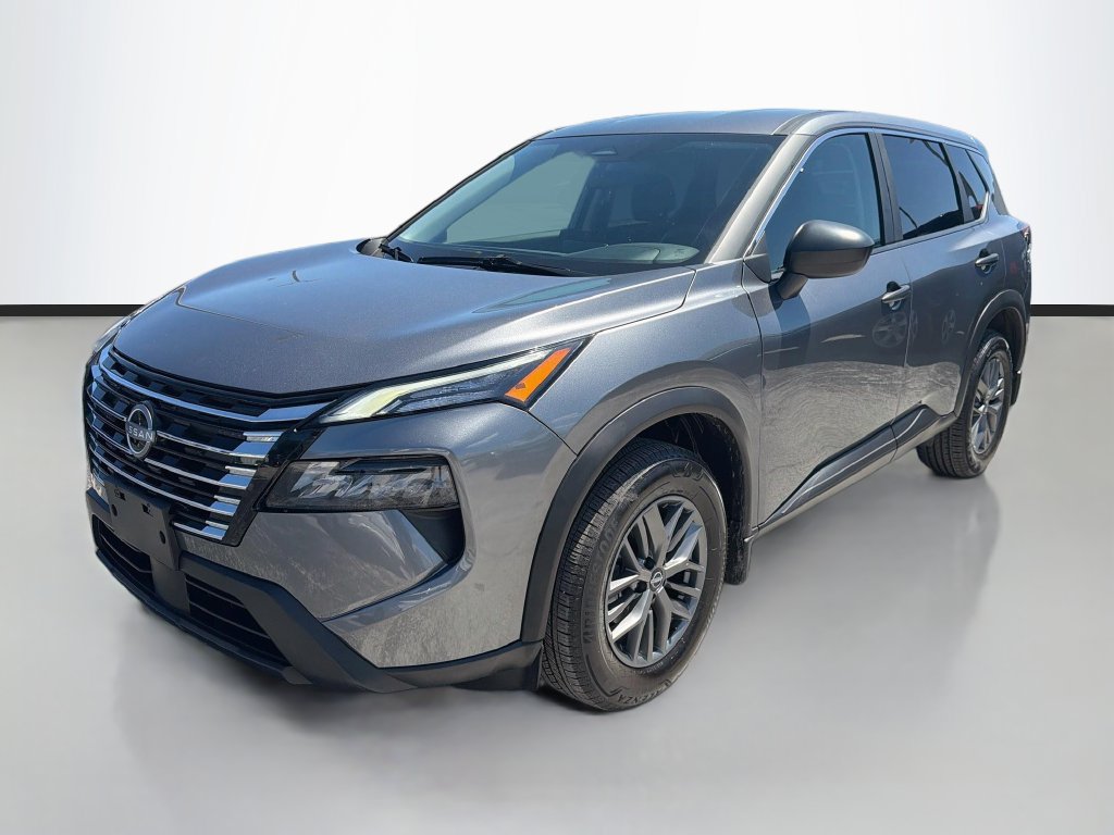 Used 2025 Nissan Rogue S FWD image 3