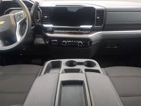 Used 2025 Chevrolet Silverado 1500 LT image 10