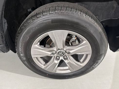 Used 2023 Toyota RAV4 XLE FWD image 7