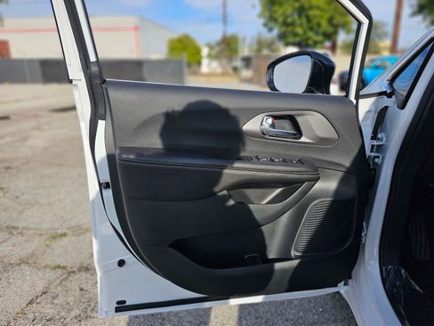 New 2026 Chrysler Voyager LX FWD image 17